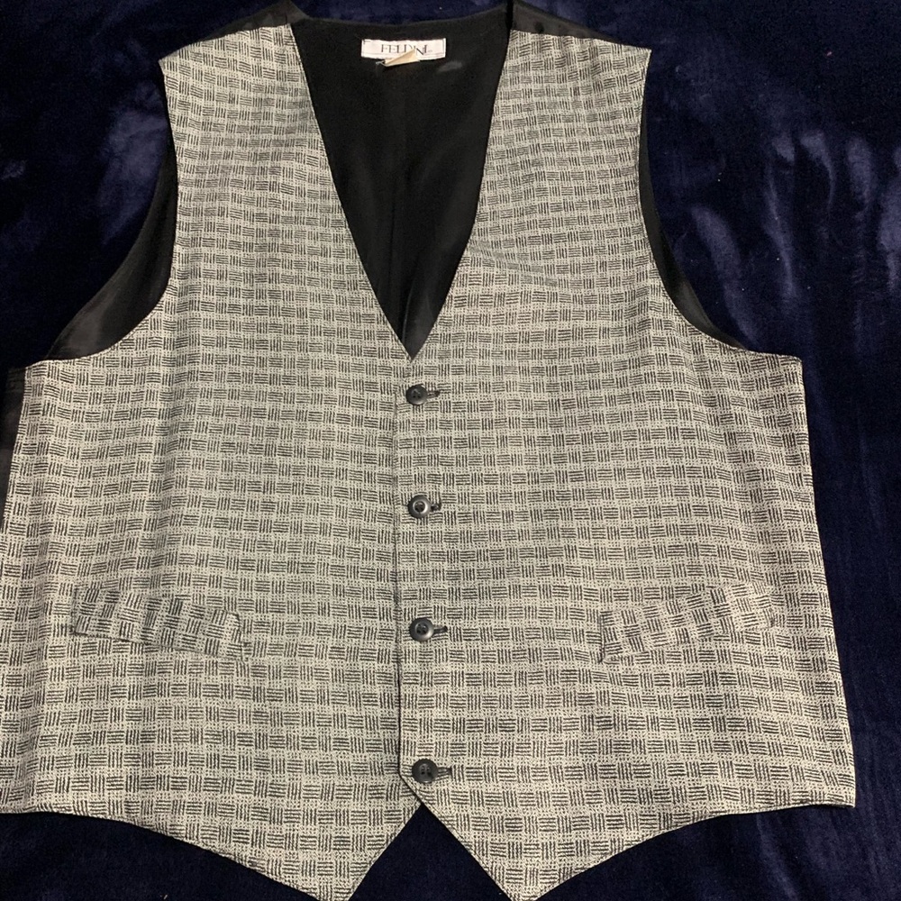 Feldini Black and Gray Patterned Vest. Large